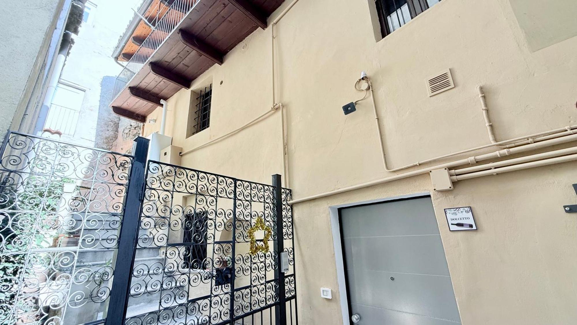 Small Alley Pinerolo Exterior foto